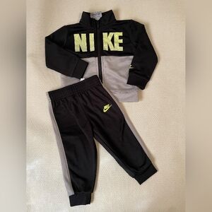 Nike jacket & Pants 2 pieces set